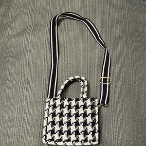 H&M - houndstooth hand bag